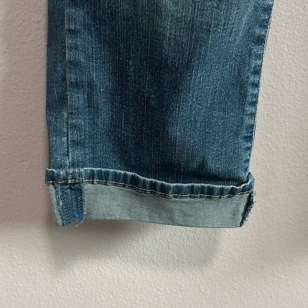 Signature by Levi Strauss Faded Blue Cropped Jeans - Picture 7 of 12